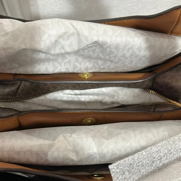 Michael Kors Large Chain Shoulder Tote “Lillie” Brown - Picture 6 of 8